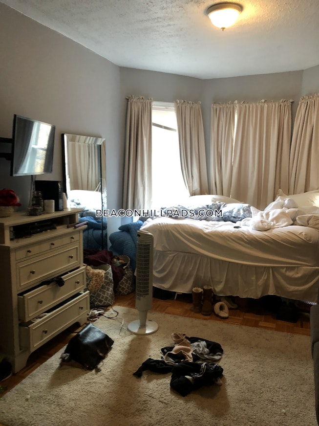 Boston - $2,400 /mo