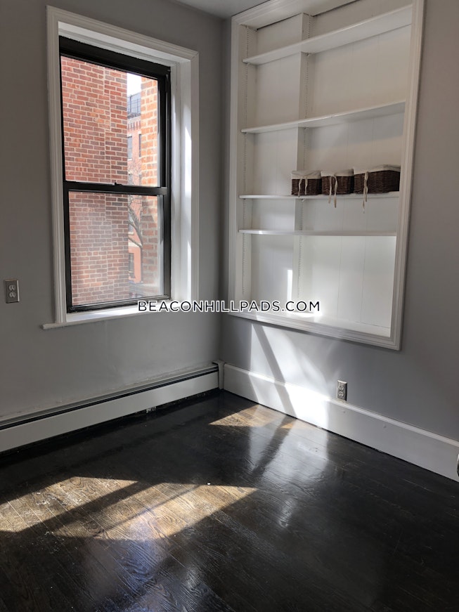 Boston - $2,800 /mo