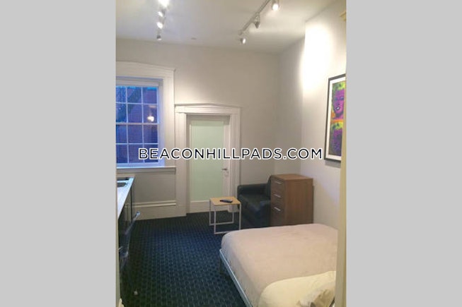 Boston - $3,600 /mo