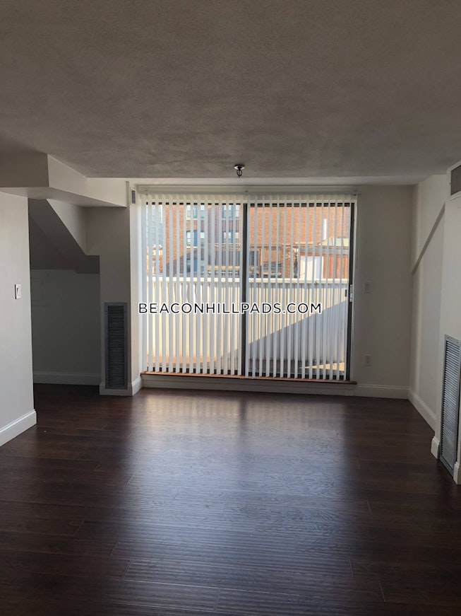 Boston - $2,950 /mo