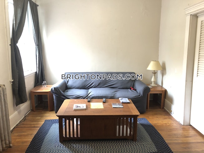 Boston - $2,400 /mo