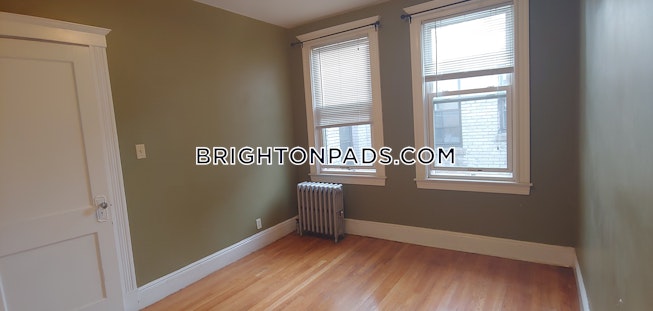 Boston - $1,900 /mo