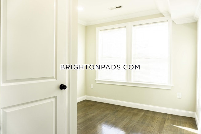 Boston - $7,350 /mo