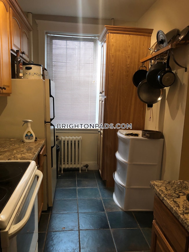 Boston - $2,200 /mo