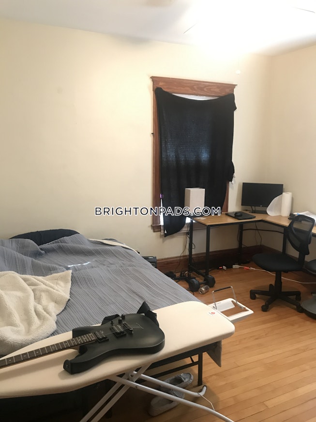 Boston - $2,500 /mo