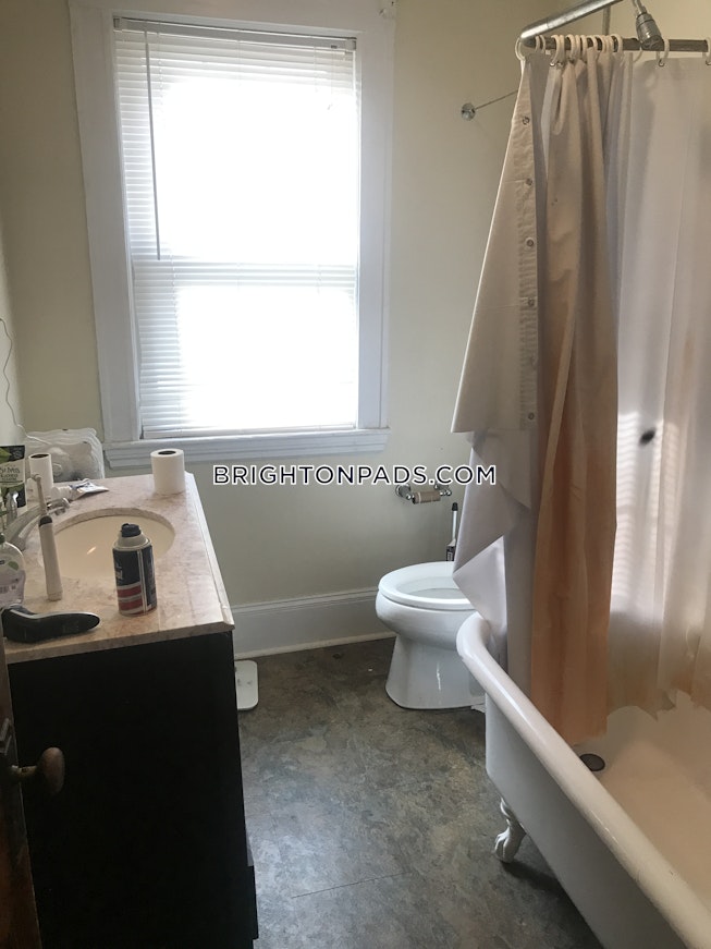 Boston - $2,500 /mo