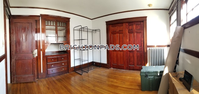 Boston - $2,500 /mo