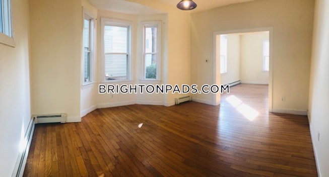 Boston - $4,400 /mo