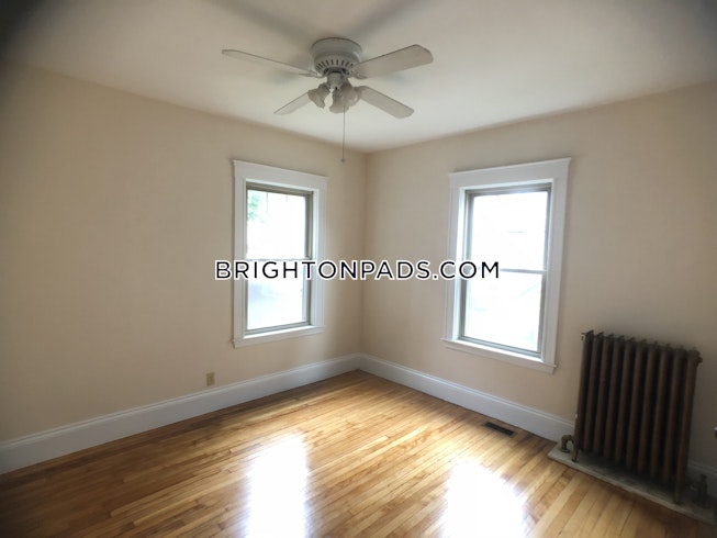 Boston - $2,500 /mo