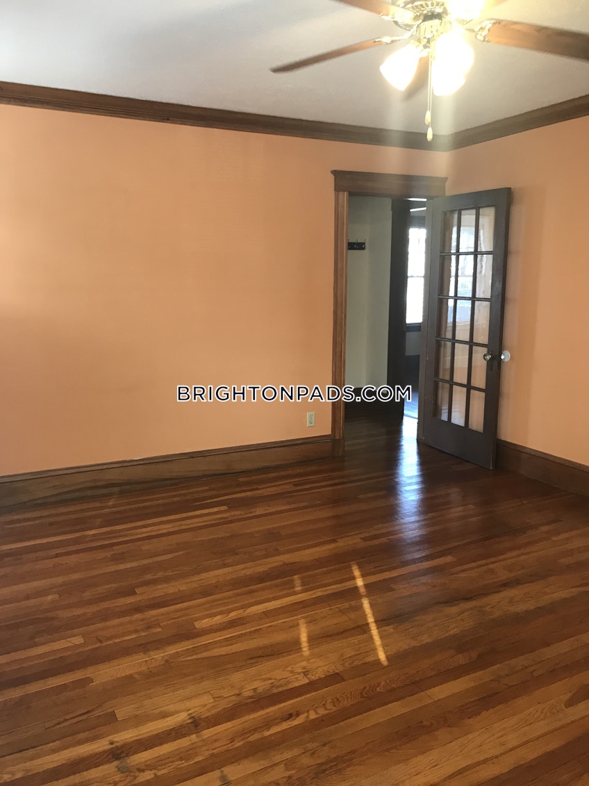 Boston - $2,700 /month