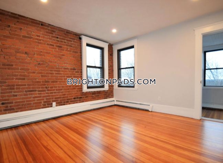 Boston - $2,400 /month