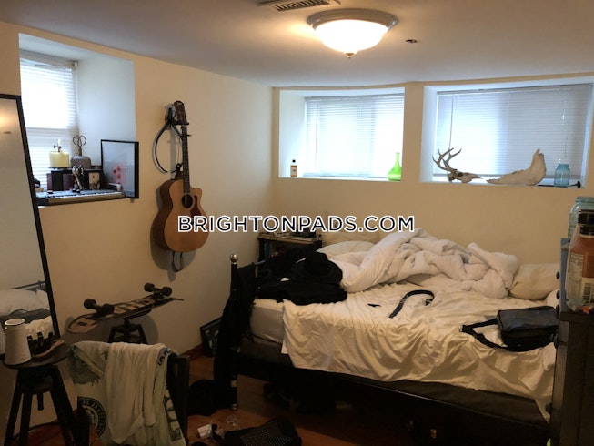 Boston - $3,600 /mo