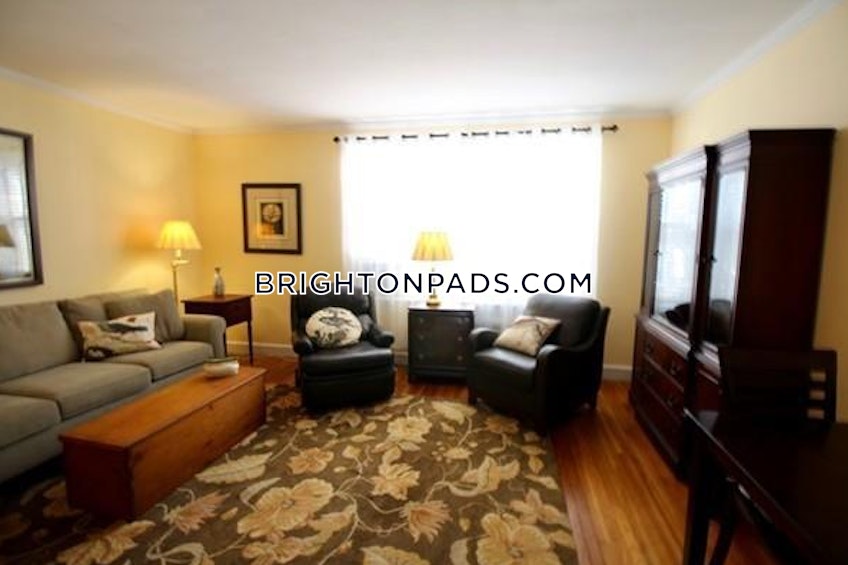 Boston - $2,750 /month