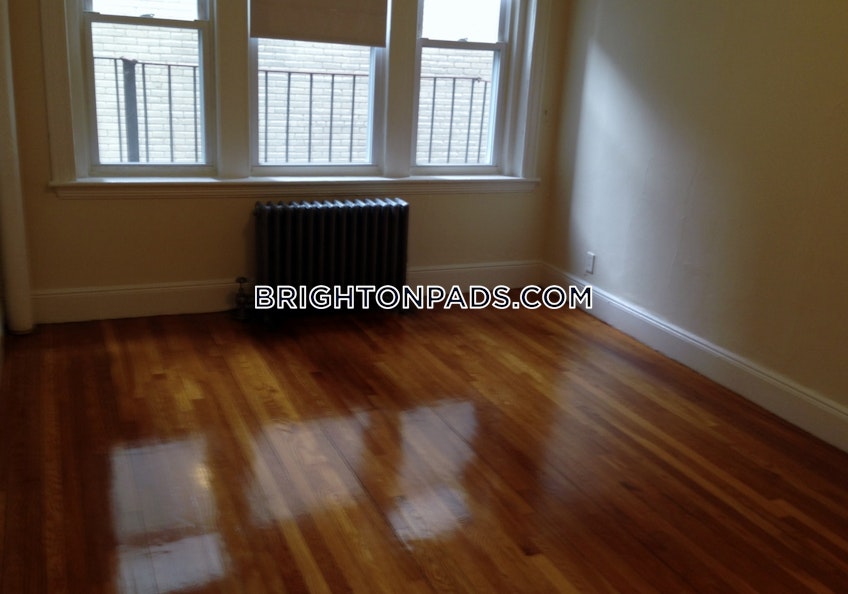 Boston - $2,525 /month