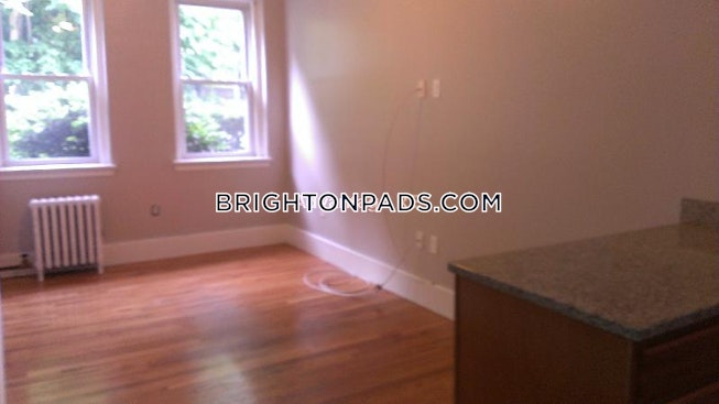 Boston - $1,900 /mo