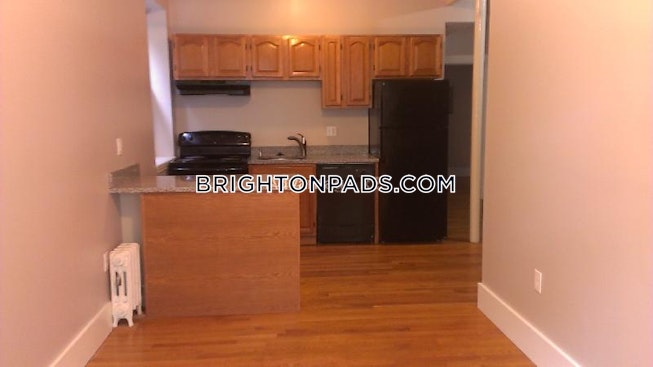 Boston - $1,900 /mo