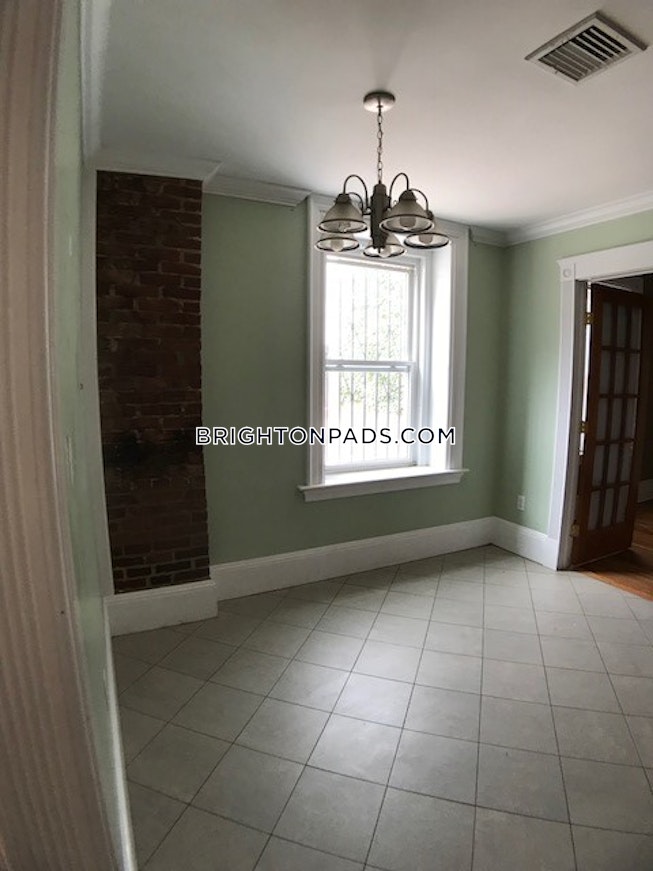 Boston - $3,200 /mo