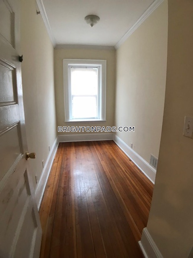 Boston - $3,200 /mo