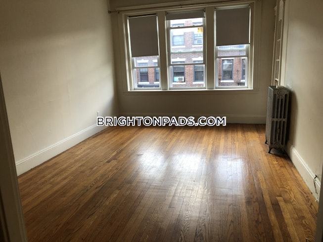 Boston - $2,425 /mo