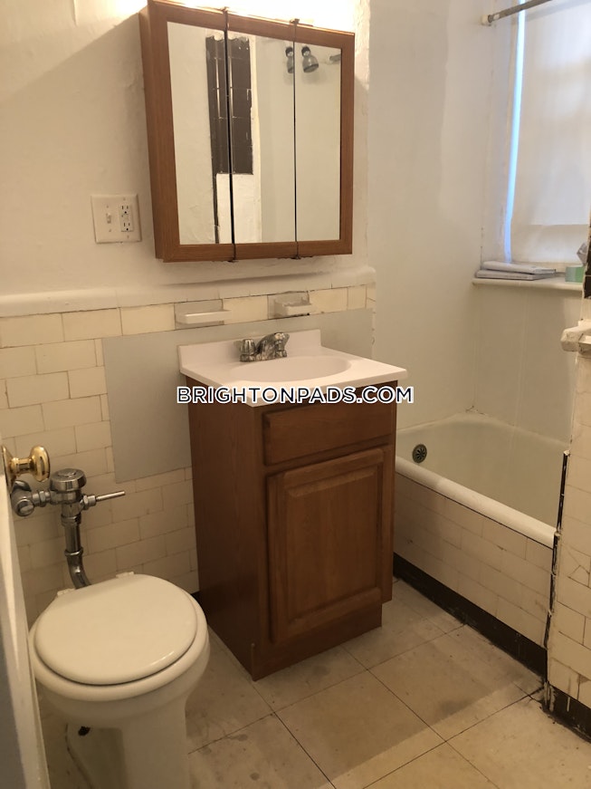 Boston - $2,425 /mo