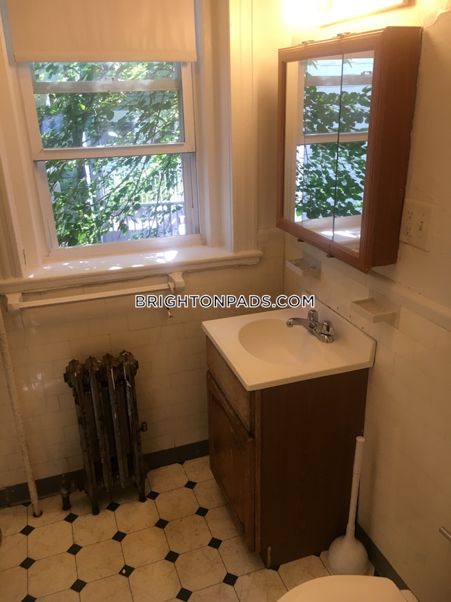 Boston - $1,950 /mo