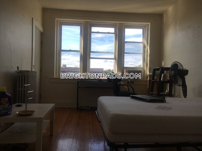 Boston - $2,850 /mo