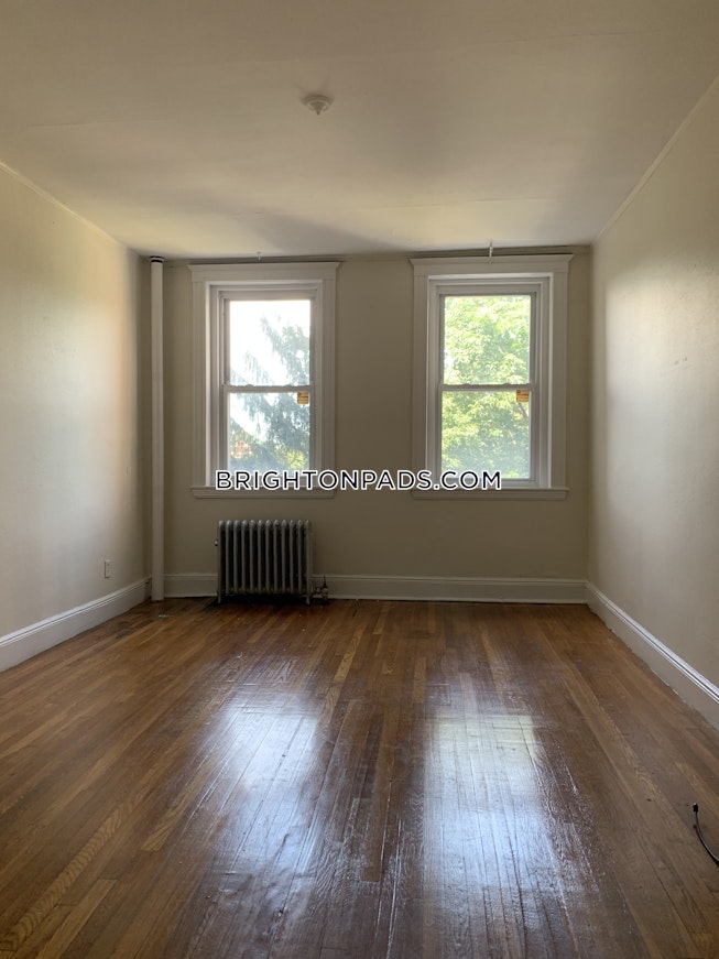 Boston - $2,725 /mo