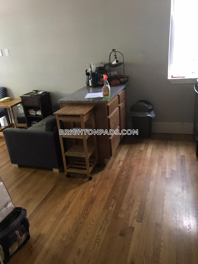 Boston - $1,900 /mo