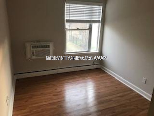 Boston - $3,870 /mo