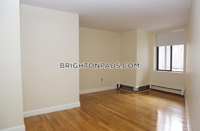 Boston - $2,200 /mo