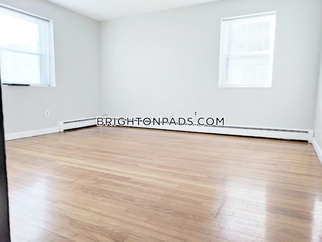 Boston - $1,700 /mo