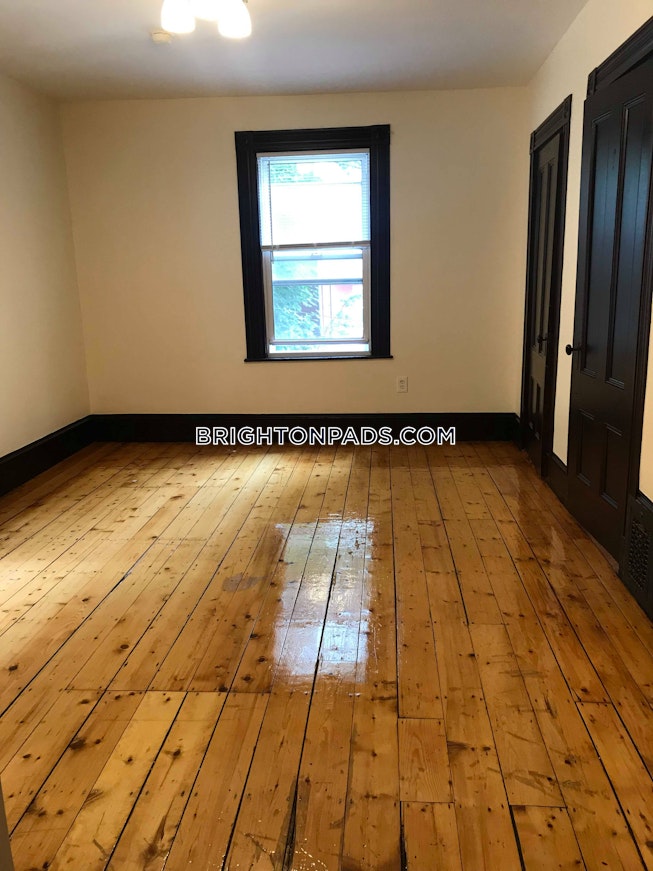 Boston - $3,000 /mo