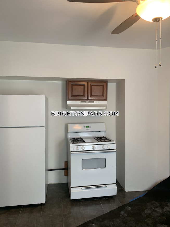 Boston - $3,200 /mo