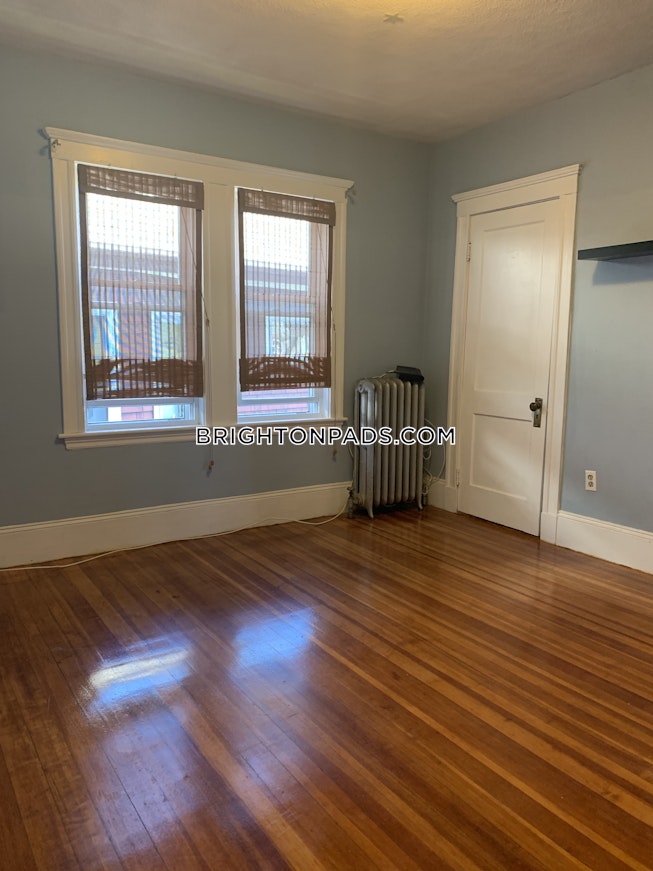 Boston - $2,200 /mo