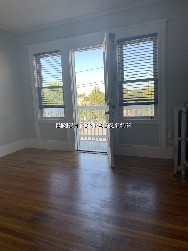 Boston - $2,200 /mo