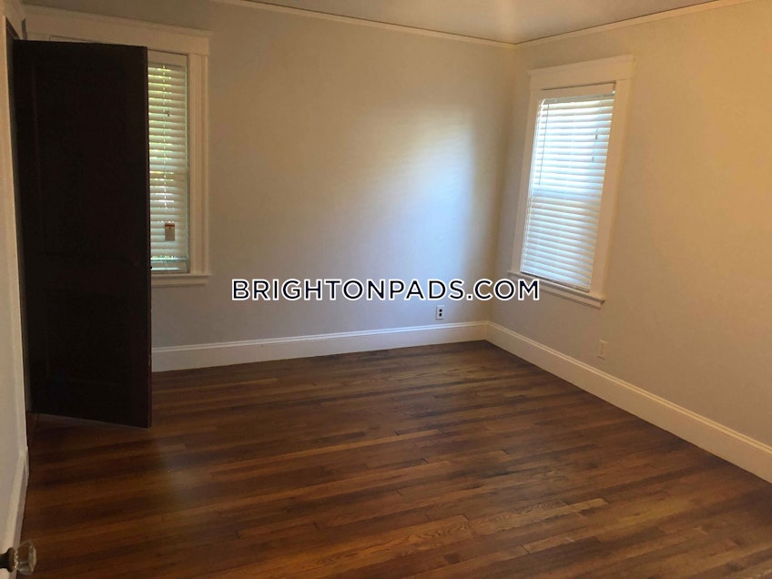 Boston - $2,800 /month