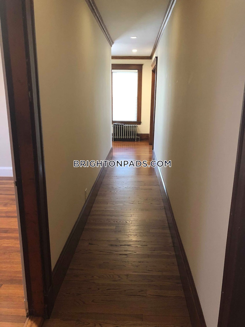 Boston - $2,800 /month