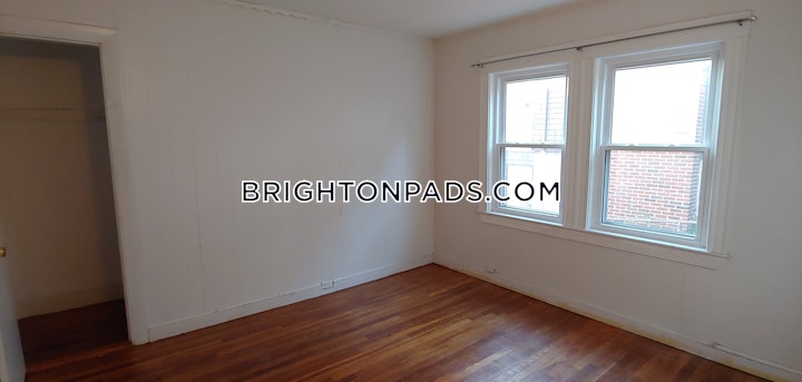 Larch St. Boston picture 11