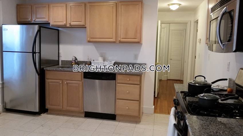 Boston - $2,900 /month