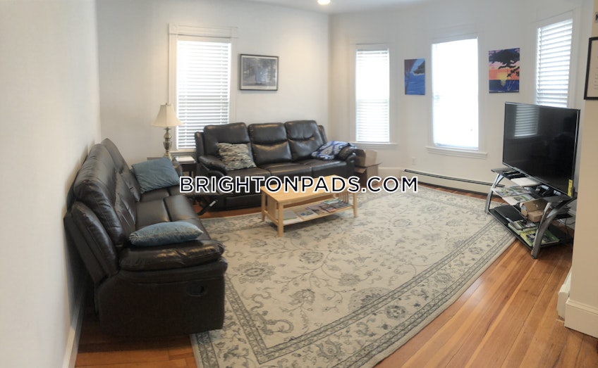 Boston - $2,900 /month