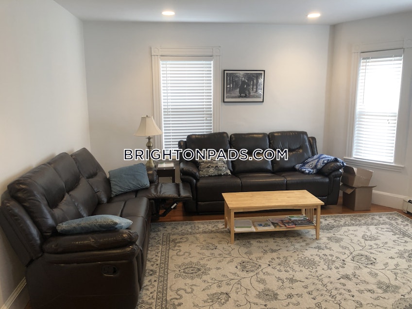 Boston - $2,900 /month