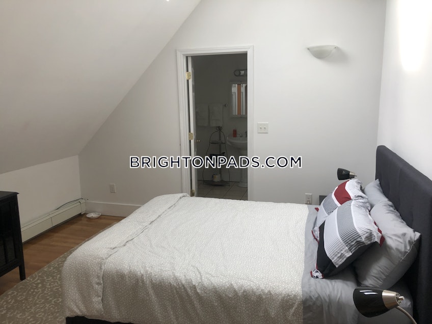 Boston - $2,900 /month