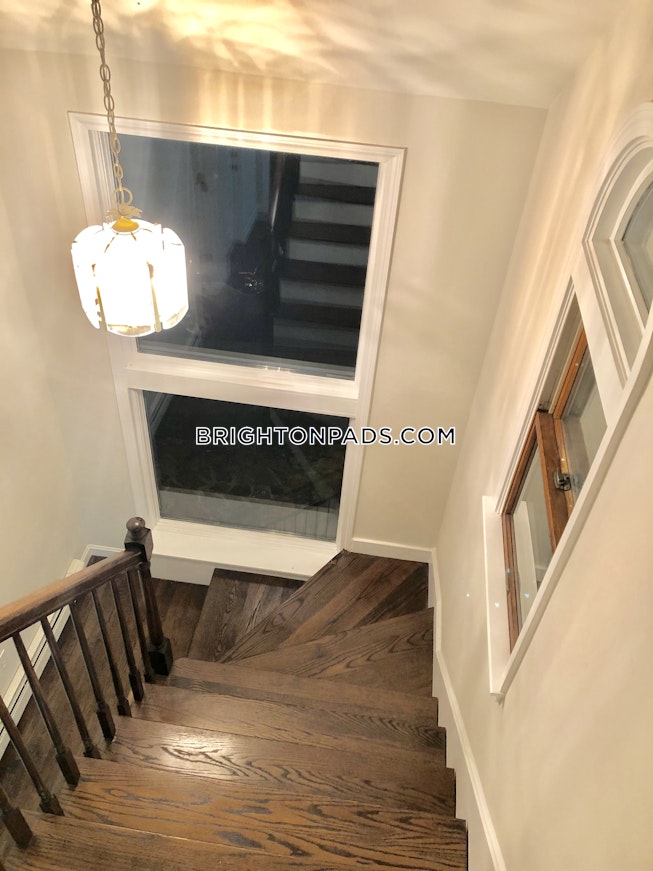 Boston - $5,200 /mo