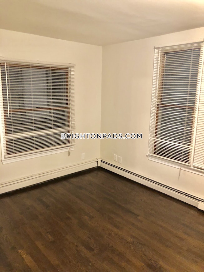 Boston - $5,200 /mo