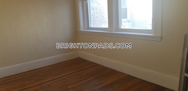 Boston - $2,450 /mo