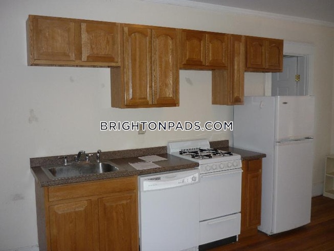 Boston - $2,800 /mo