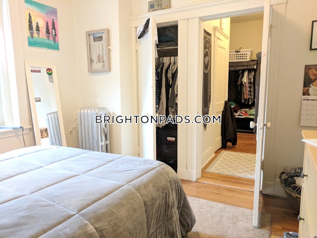 Boston - $2,450 /mo