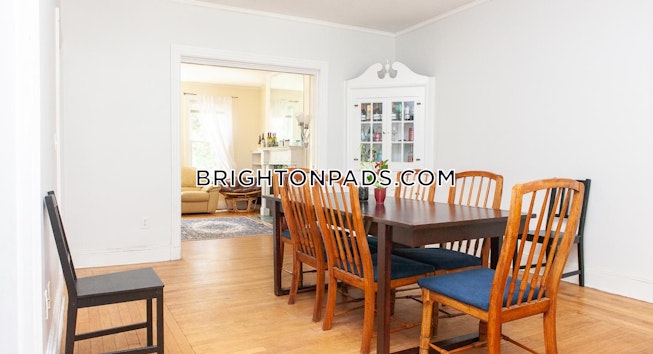 Boston - $5,695 /mo