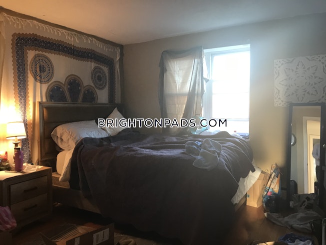 Boston - $2,100 /mo