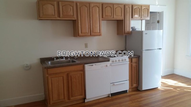 Boston - $2,800 /mo